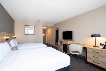 Premium Room, 2 Queen Beds, City View (High Floor)