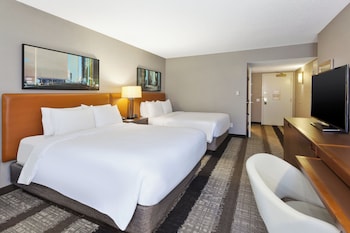Standard Room, 2 Queen Beds, Accessible Bathtub (Communications, Accessible Tub)