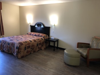 Standard Room, 1 Queen Bed