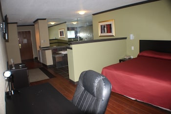 Standard Room, 1 King Bed, Jetted Tub