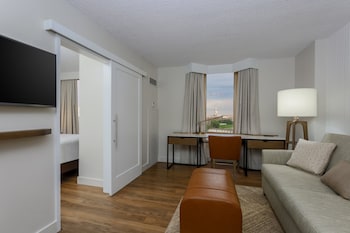 Suite, 1 Bedroom, Balcony