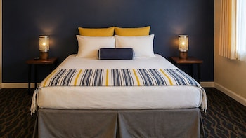 Comfort Room, 1 Queen Bed