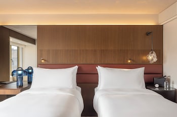 Signature Twin Room, 2 Twin Beds, River View
