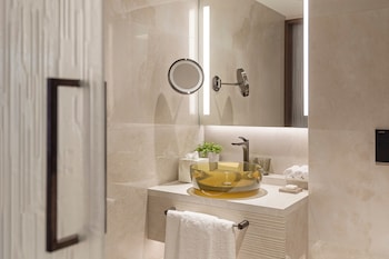 Fairmont Room, 2 Twin Beds, River View