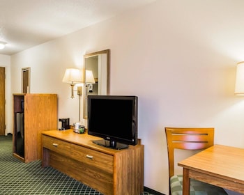 Standard Room, 2 Queen Beds, Non Smoking