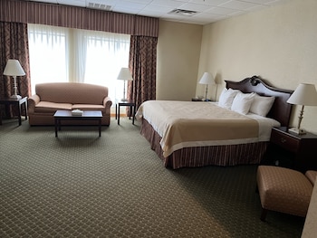 Studio Suite, 1 King Bed, Non Smoking (South Tower)