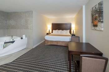 Suite, 1 King Bed, Non Smoking, Hot Tub