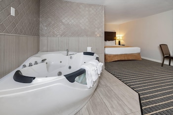 Suite, 1 King Bed, Non Smoking, Hot Tub