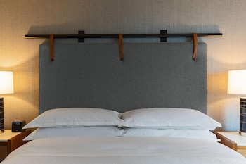 Club Room, 1 King Bed
