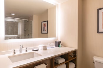 Room, 2 Double Beds (Mobility/Hearing Access, Roll-In Shwr)