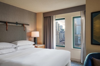 Room, 1 King Bed, River View