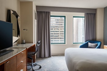 Room, 1 King Bed, River View