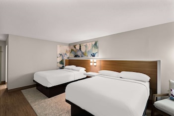Room, 2 Queen Beds, Non Smoking, Poolside