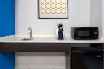 Standard Room, 1 King Bed, Accessible (Roll-In Shower)