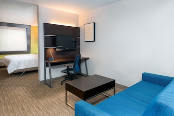 Suite, 1 King Bed, Accessible (Mobility)