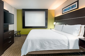 Suite, 1 King Bed with Sofa bed (Addl Living Area)