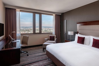 Club Room, 1 King Bed