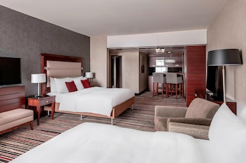 Club Suite, 1 King Bed with Sofa bed