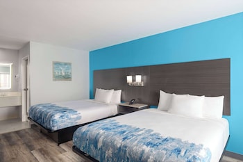 Room, 2 Double Beds, Accessible, Non Smoking (Mobility/Hearing, Roll-in Shower)