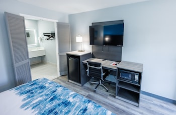 Suite, 1 King Bed, Non Smoking