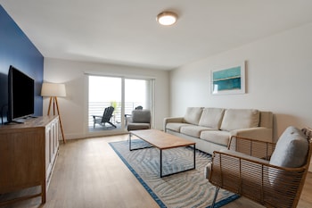 Oceanview Two-Bedroom Suite (Accessible)