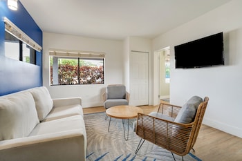 Queen Junior Suite