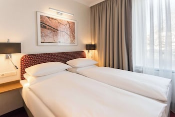 Standard Room, 1 Queen Bed
