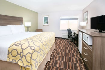 Room, 1 King Bed, Accessible, Non Smoking (Mobility,Tub w/Grab Bars)