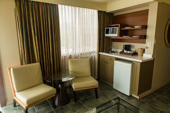 Suite, Balcony