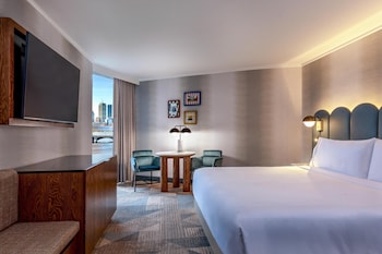 Room, 1 King Bed, Accessible, River View (Hearing, Tub)