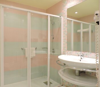 Superior Double Room with Garden And Pool View