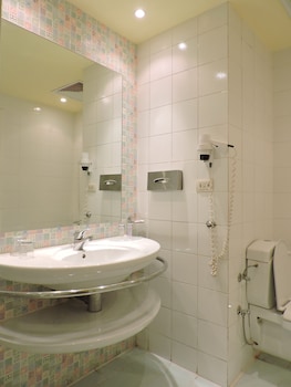 Superior Double Room with Garden And Pool View