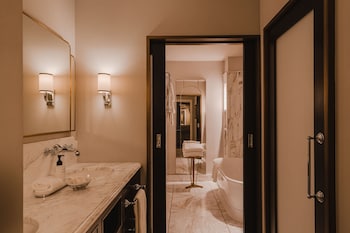 Studio Suite, 1 Bedroom (View)