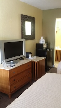 Room, 2 Queen Beds, Accessible, Non Smoking (Mobility Accessible)