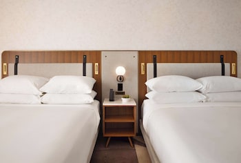 Room, 2 Queen Beds (Accessible Tub)