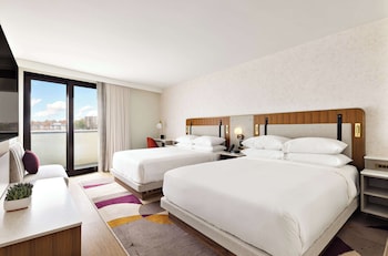 Room, 2 Queen Beds, Balcony, River View