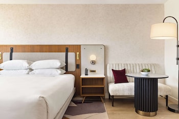 Room, 1 King Bed, Balcony