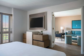 Executive Suite, 1 Bedroom, Resort View