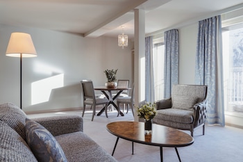 Corner Junior Suite, Lake View, (75 m²)