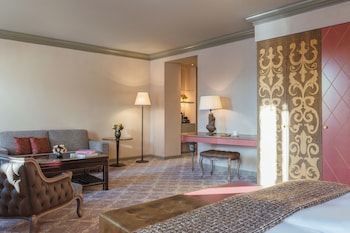 Deluxe Junior Suite, Lake View (65 m²)