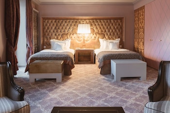 Superior Twin Junior Suite, Lake View (55 m²)