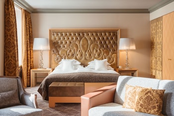 Deluxe Junior Suite, Lake View (65 m²)