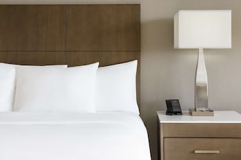 Room, 1 Queen Bed, Accessible, Bathtub (Mobility & Hearing)