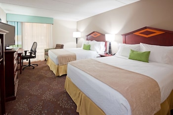 Standard Room, 2 Queen Beds, Refrigerator & Microwave, Pool View