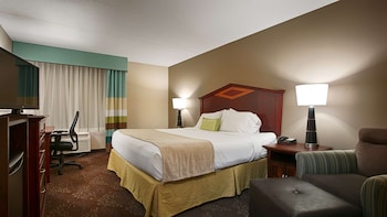 Standard Room, 1 King Bed, Non Smoking, Refrigerator & Microwave