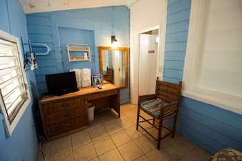 Economy Room, Shared Bathroom