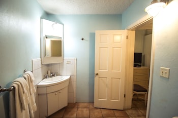 Interior Room, Queen Bed, Private Bath