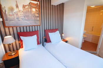 Basic Room, 1 Double Bed, Non Smoking (Converts to 2 Twin Beds)