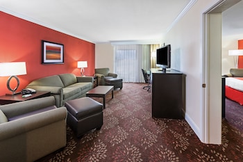 Standard Room, 2 Queen Beds, Courtyard View