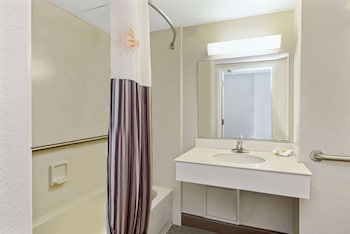 Room, 1 King Bed, Accessible